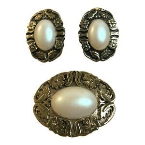 Ginnie Johansen Antique Gold Tone Off White Cabochon Brooch and Earrings Set